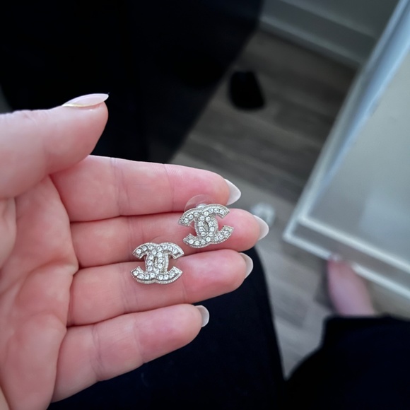 Chanel CC large crystal logo earrings RARE - Picture 7 of 7
